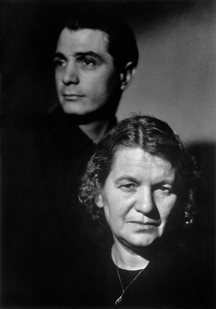 Annemarie-Heinrich_Madre-con-hijo_1944