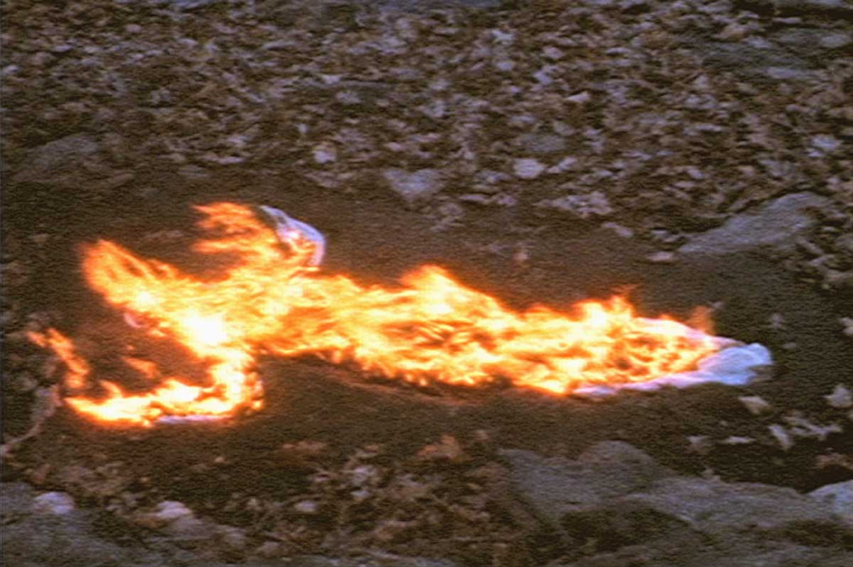 GP-1196-Alma-Silueta-en-Fuego-still-5