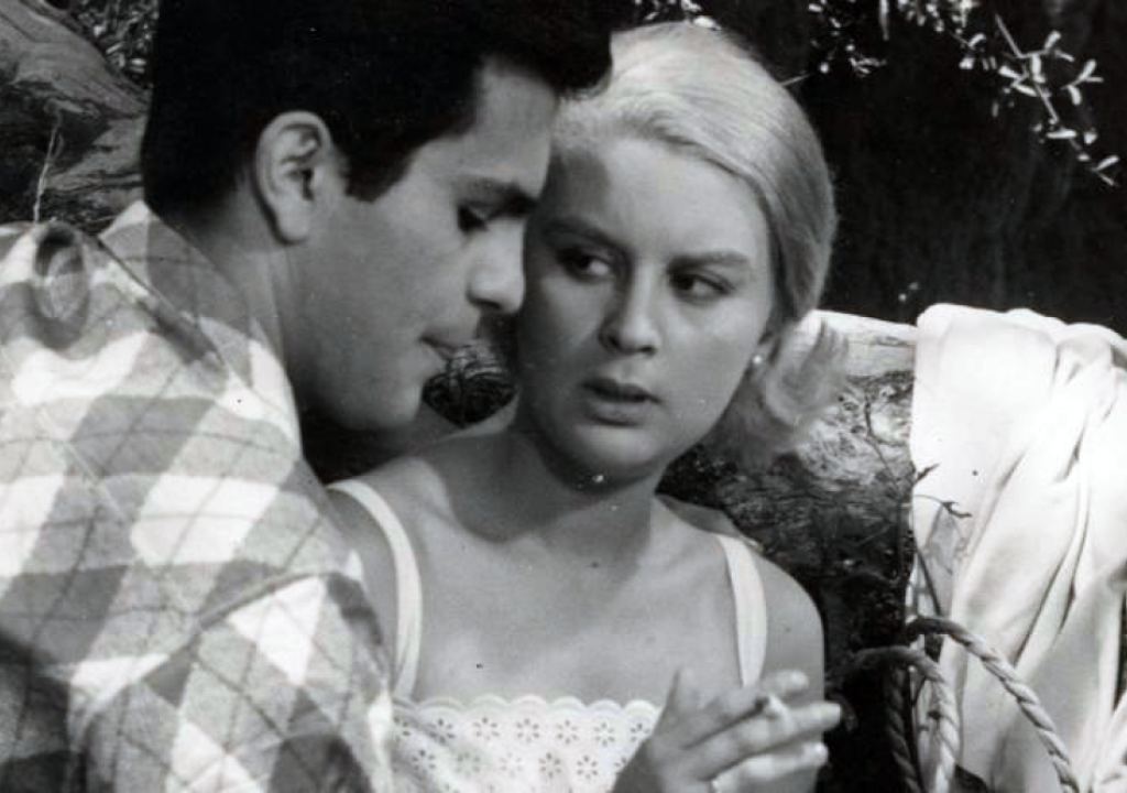 16. la mano en la trampa