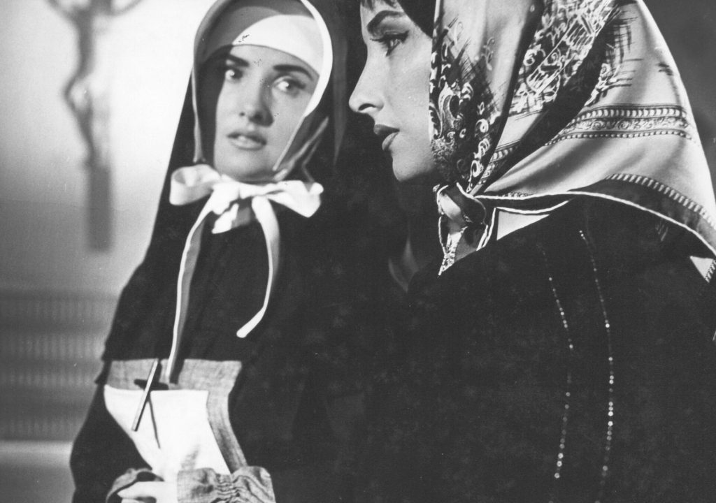 Bajo-un-mismo-rostro-scaled