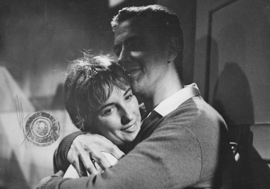 En-la-ardiente-oscuridad-scaled